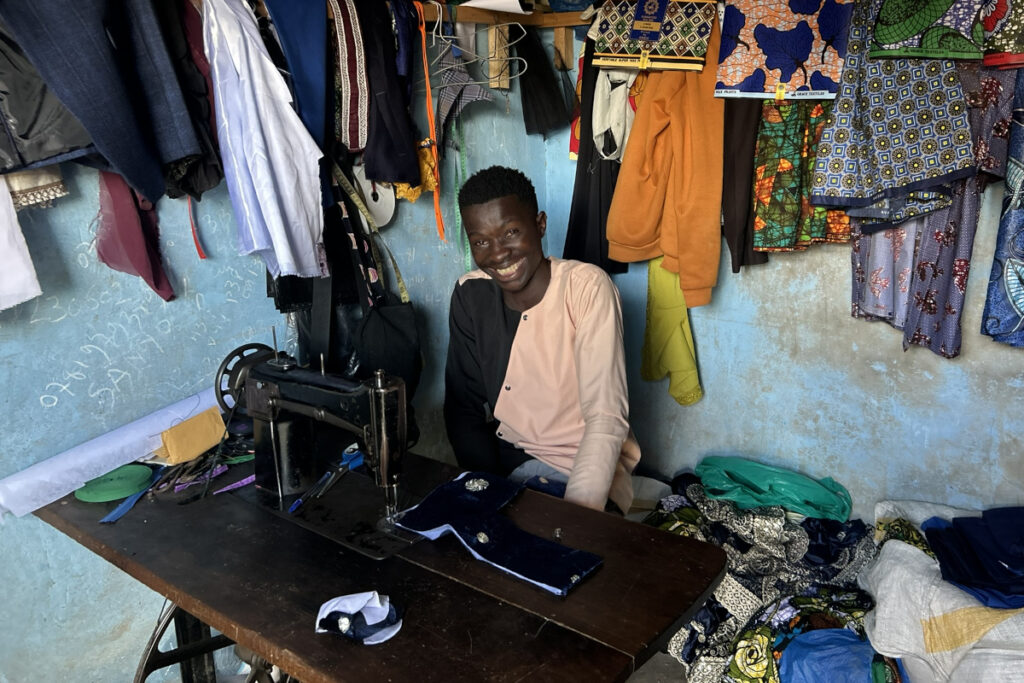 Joram Mahing tailoring