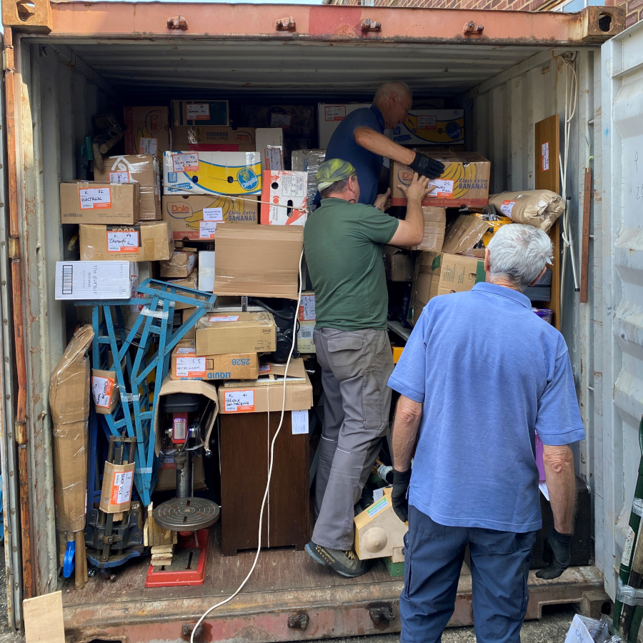 Packing container (Stepan, ken, mike)